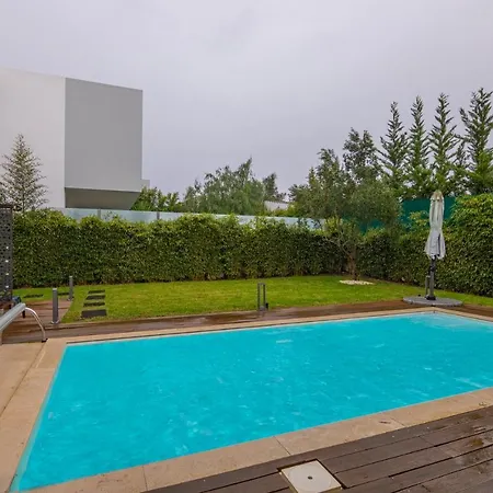 Luxurious Serene House 펜션