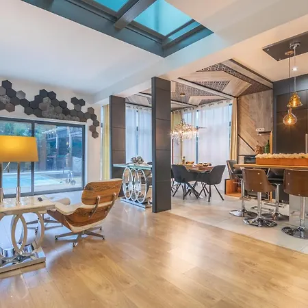 Luxurious Serene House 펜션 *